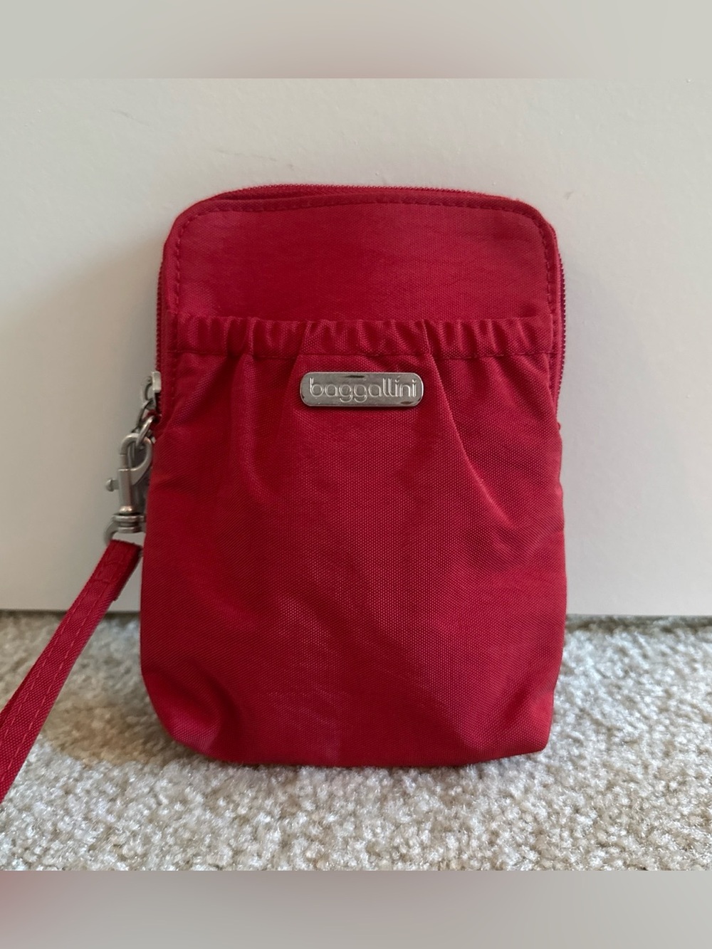 Baggallini Women’s Red Travel Bryant Pouch